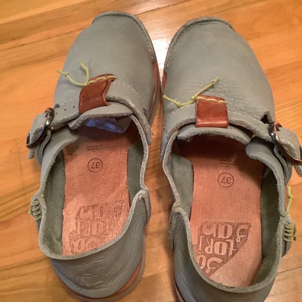 Sundance Catalog Satorisan Marnie Leather Comfort Slip-On Sneaker Aqua  EU 3